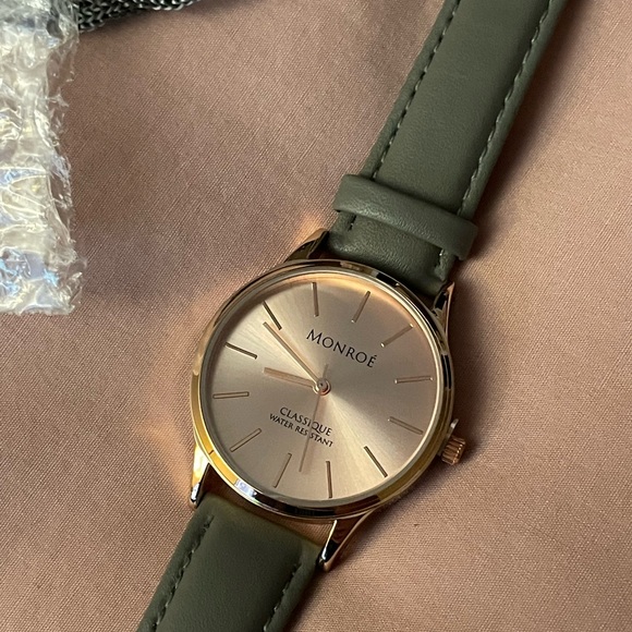 MONROE WATCH - Picture 2 of 2